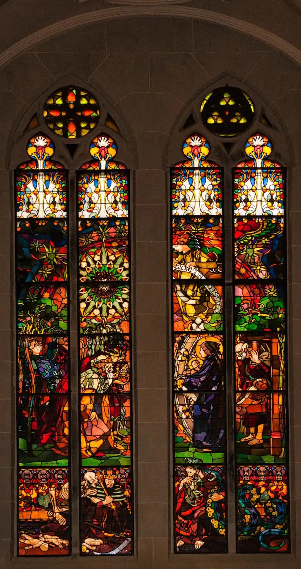 Fribourg — File:Cathedral Fribourg vitrail Dreikönig 01.jpg